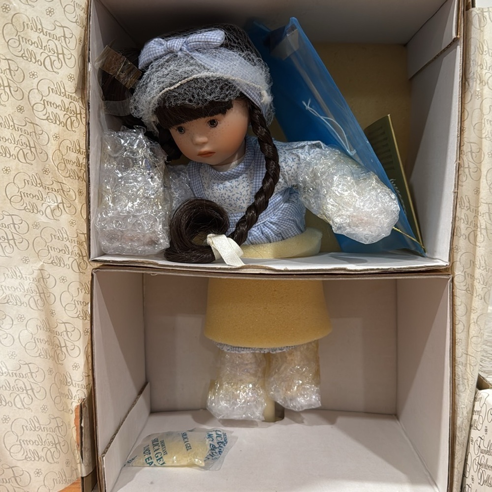 NIB Vtg Franklin Mint Heirloom Dolls Days Of The Week Doll "Saturday's Child"
